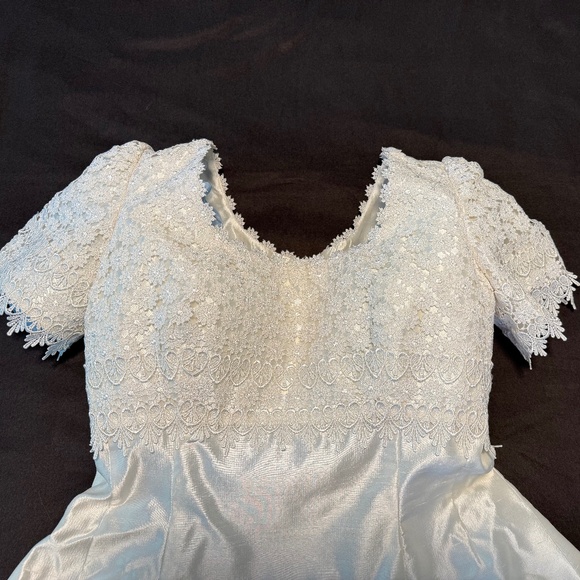 Vintage silk wedding gown, Galina, size 12/14 - Picture 5 of 9
